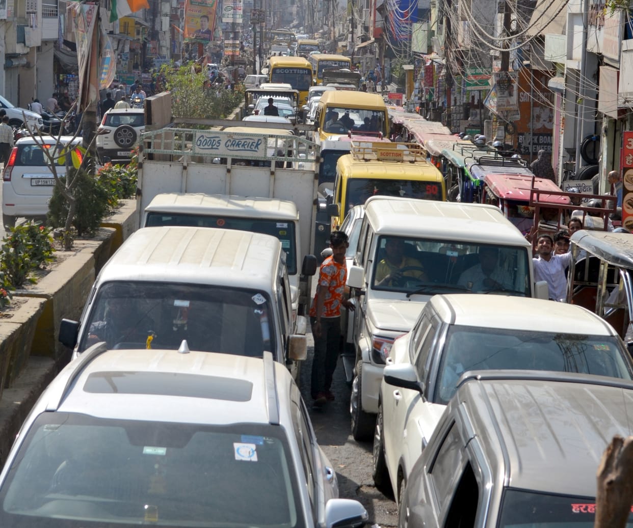 The people of the city were struggling with the jam throughout the day