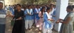 जय किसान इंटर कॉलेज में परीक्षा देने जातीं छात्राएं।