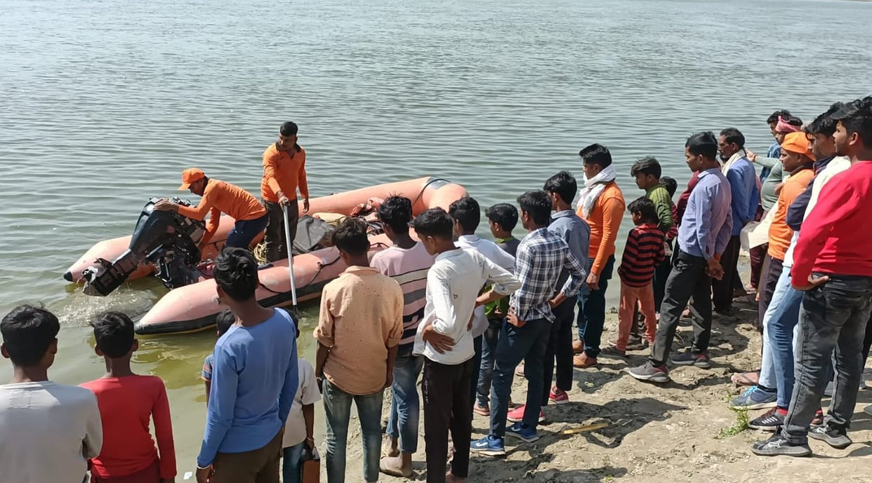 Dead body of two teenagers drowned in Ganges not found even on second day