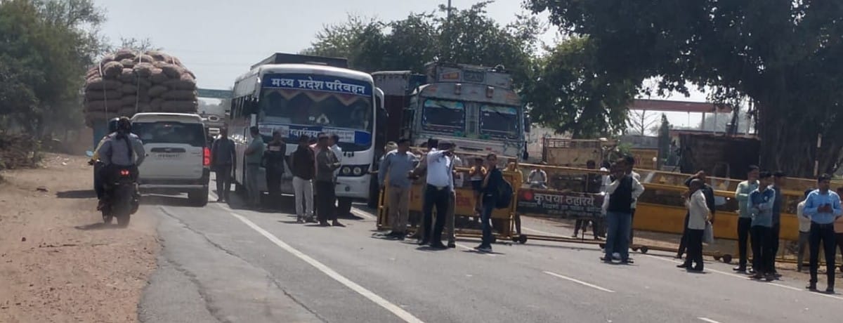 Police stopped traffic for Governor's visit