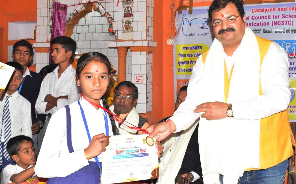 Child scientists showed talent in the exhibition