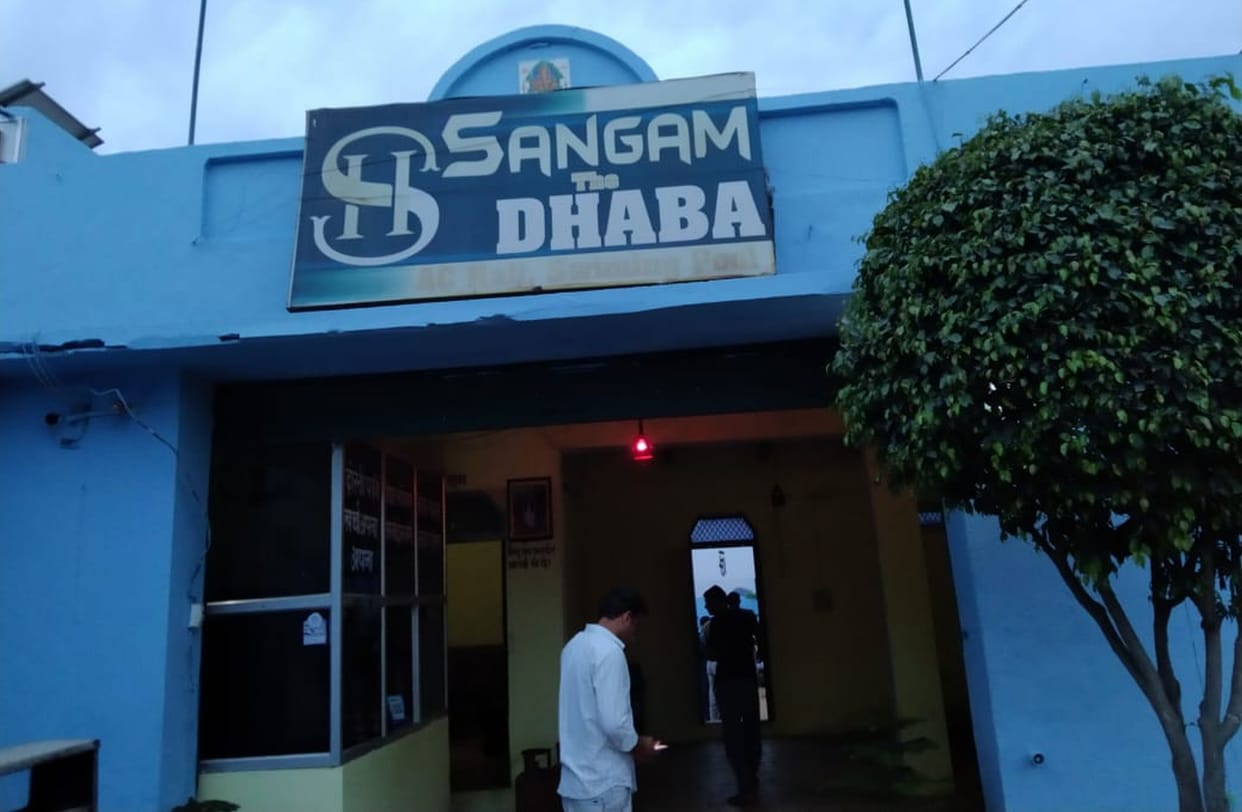 Liquor being served at hotels and dhabas without license, Chief Minister's flying squad caught 11 people