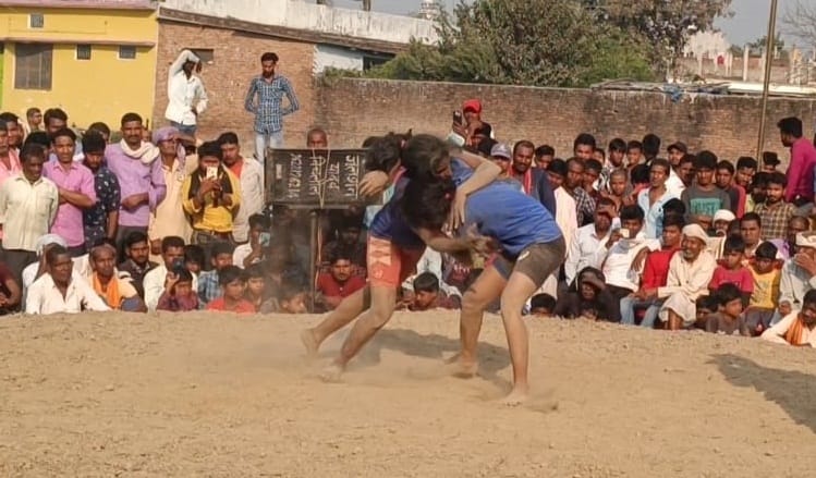 Mahendra of Saifai beat Mahesh of Chitrakoot