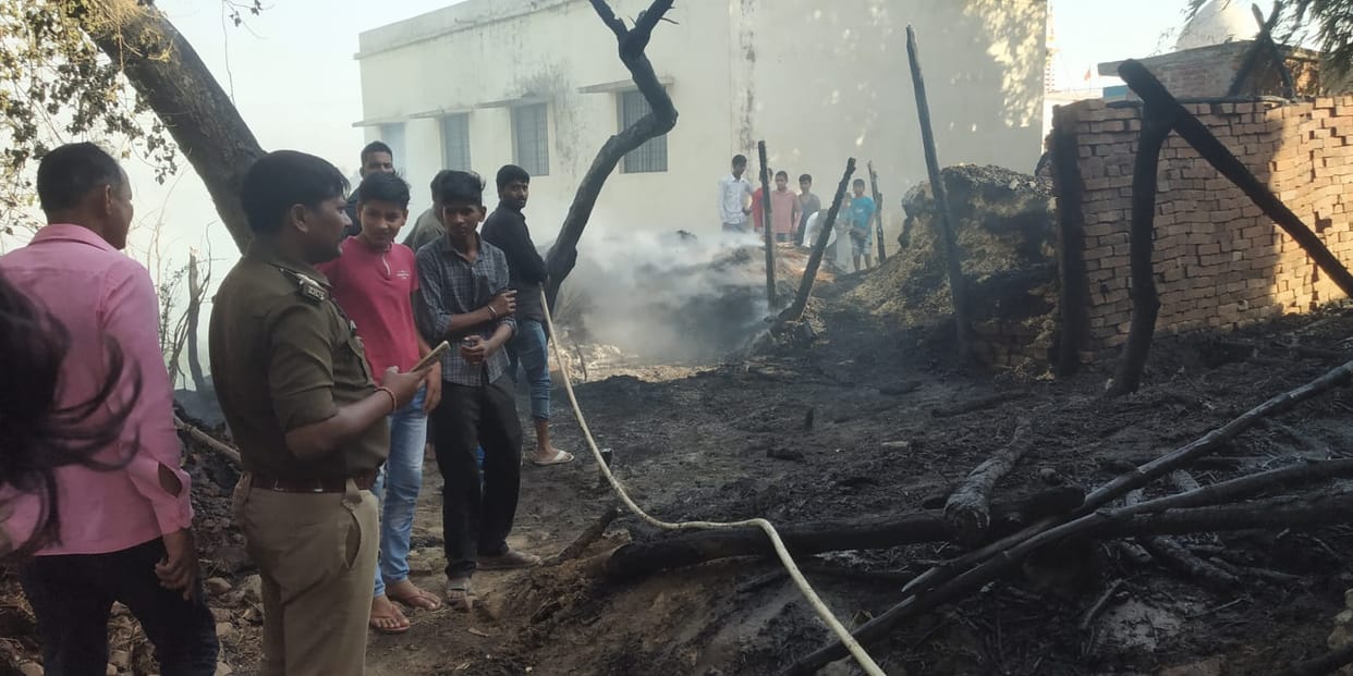 Fire in thatch, animals and cattle rearers scorched