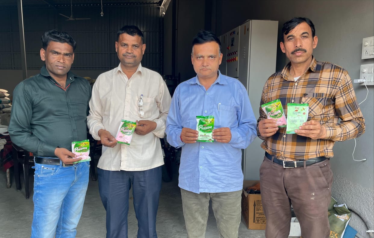 Spread the joy of Holi by distributing Gulal with Amar Ujala