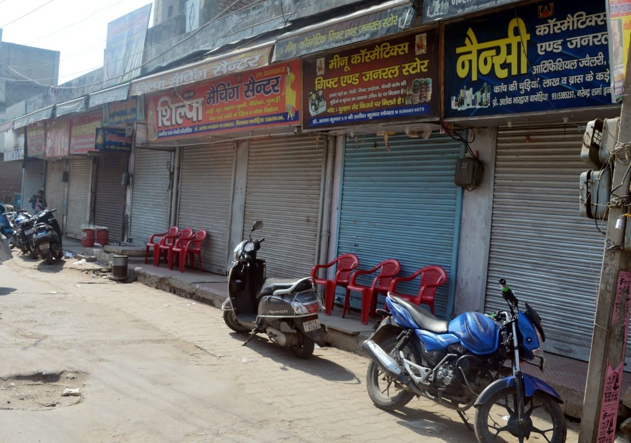 Traders of Jain Chowk area demonstrated by closing all the shops in the market