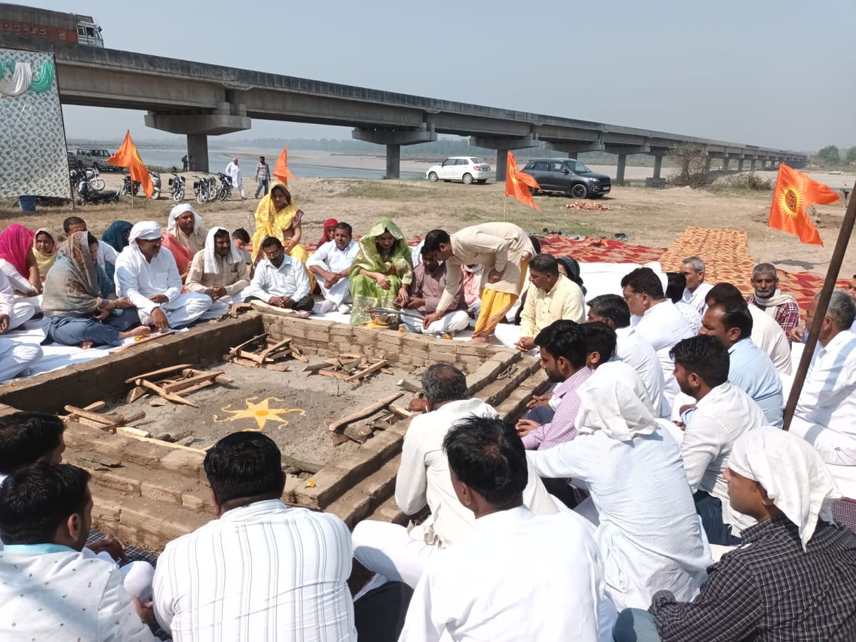 Foundation stone of Divyeshwar Dham was laid on the bank of Yamuna