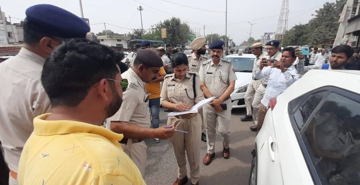 SP herself entered the field, blockade at 69 places, challans of 214 vehicles