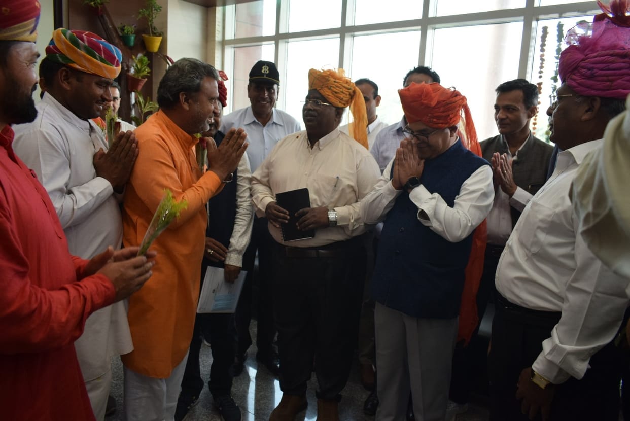 Vice-Chancellor in Haken University, Prof. Villagers expressing gratitude to Tankeshwar Kumar