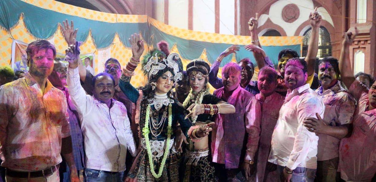 People danced with colors of Holi