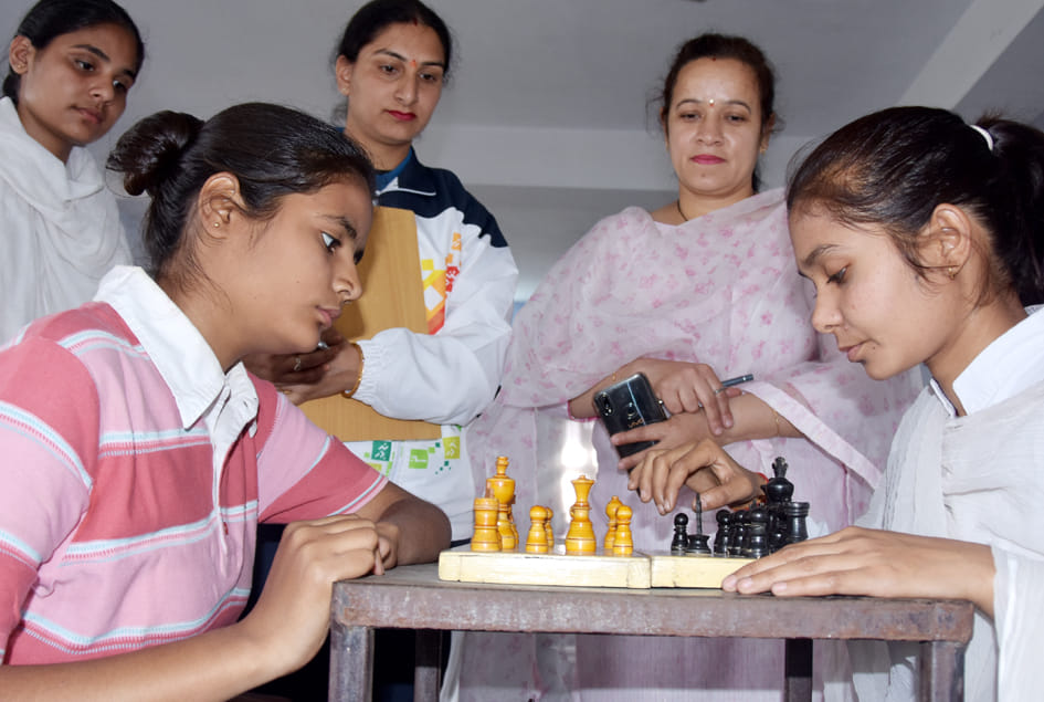 Urvashi in chess, Ruchi in shotput and Nipur in discus throw became the winner.