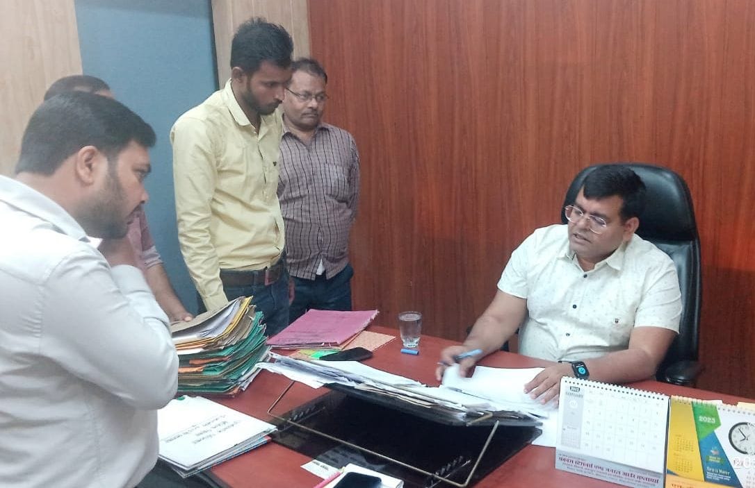 DM reached BSA office, officers and employees were missing