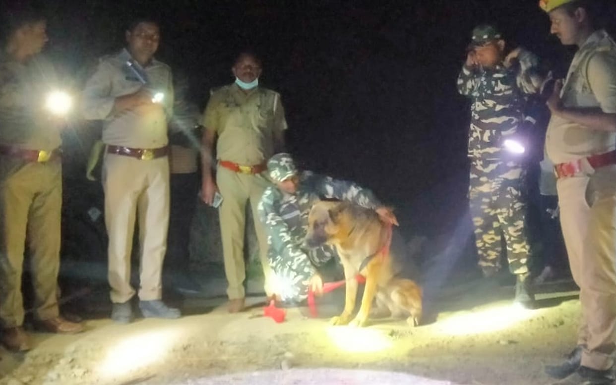 Youth's headless dead body found in Balrampur