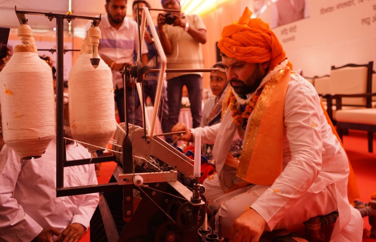 Khadi is not just a cloth, it is an idea: Manoj Kumar