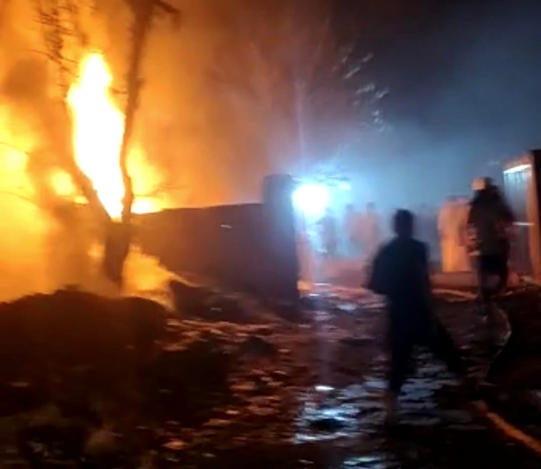fire in junk warehouse fear of burning of sheep and goats