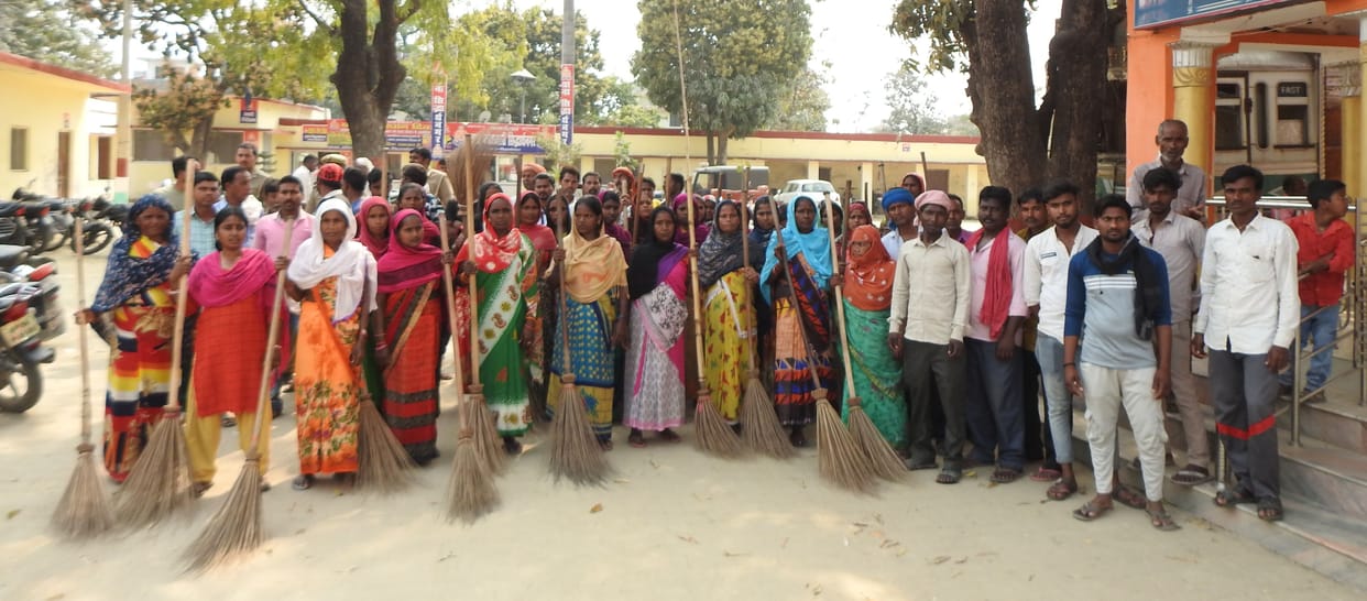 The sweepers reached the police station on the dispute