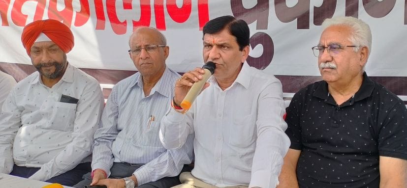 Merchants from across the district united in protest against breaking shops