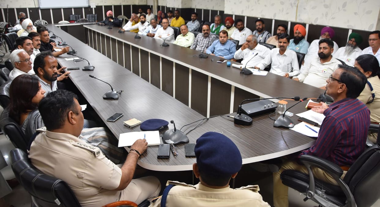 Residents of the city said, set up an open court in a public place, SP replied, I will set it up in the old city police station only