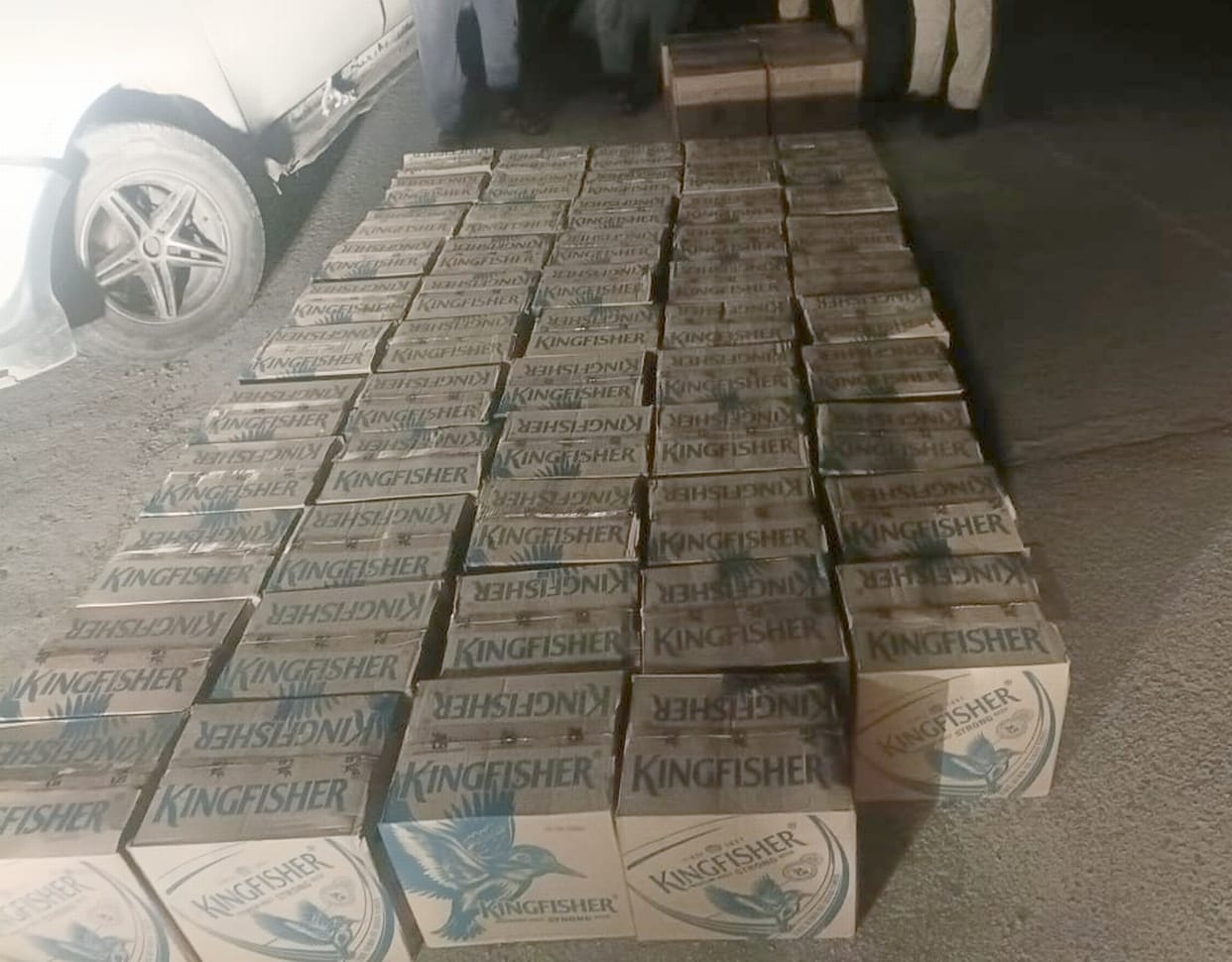 Police caught liquor consignment in Lal Dhang of Killod