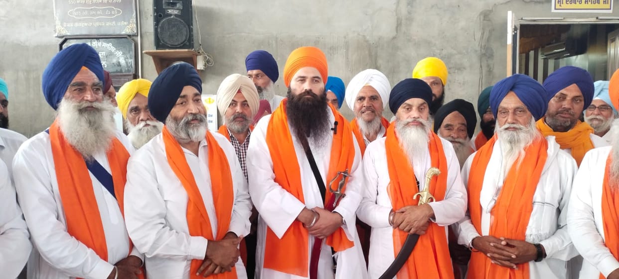 Haryana Sikh Gurdwara Management Committee took over the management of Ratia's Purana Bazar Gurdwara