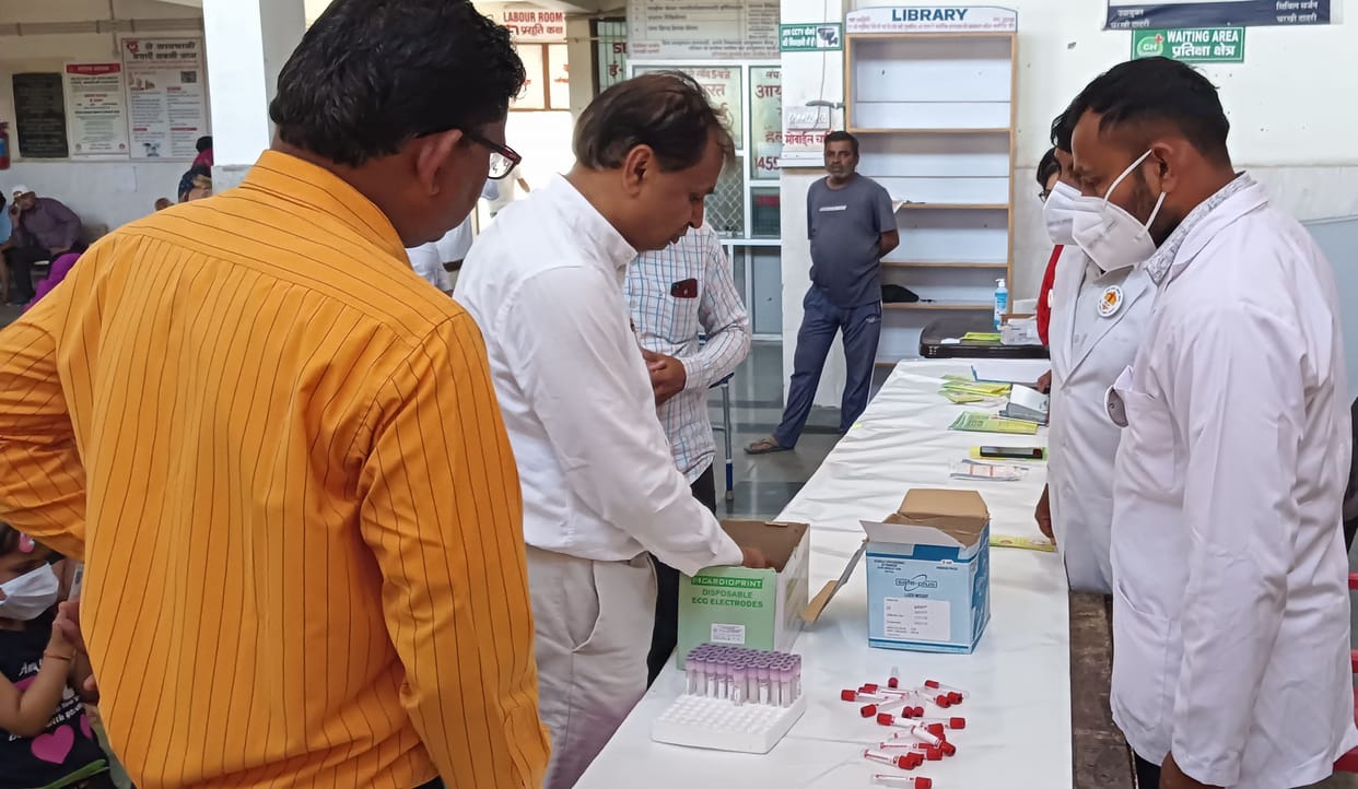 TB and HIV test of patients in health fair