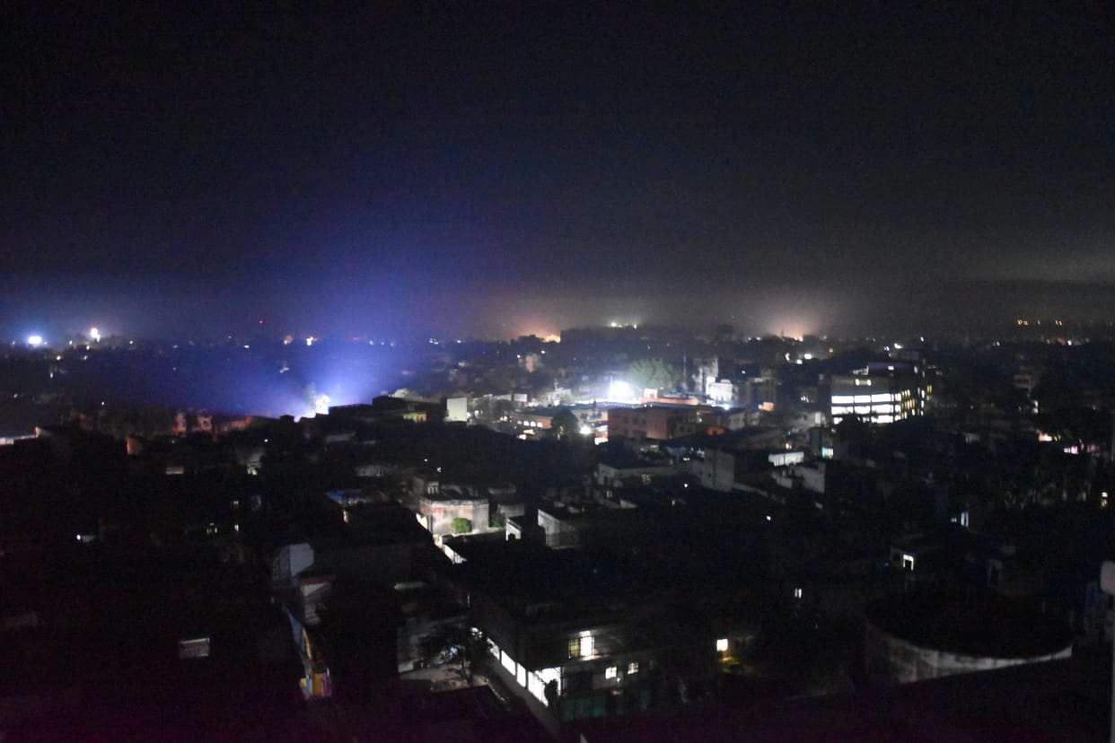 Two-thirds feeder closed, electricity shut off water