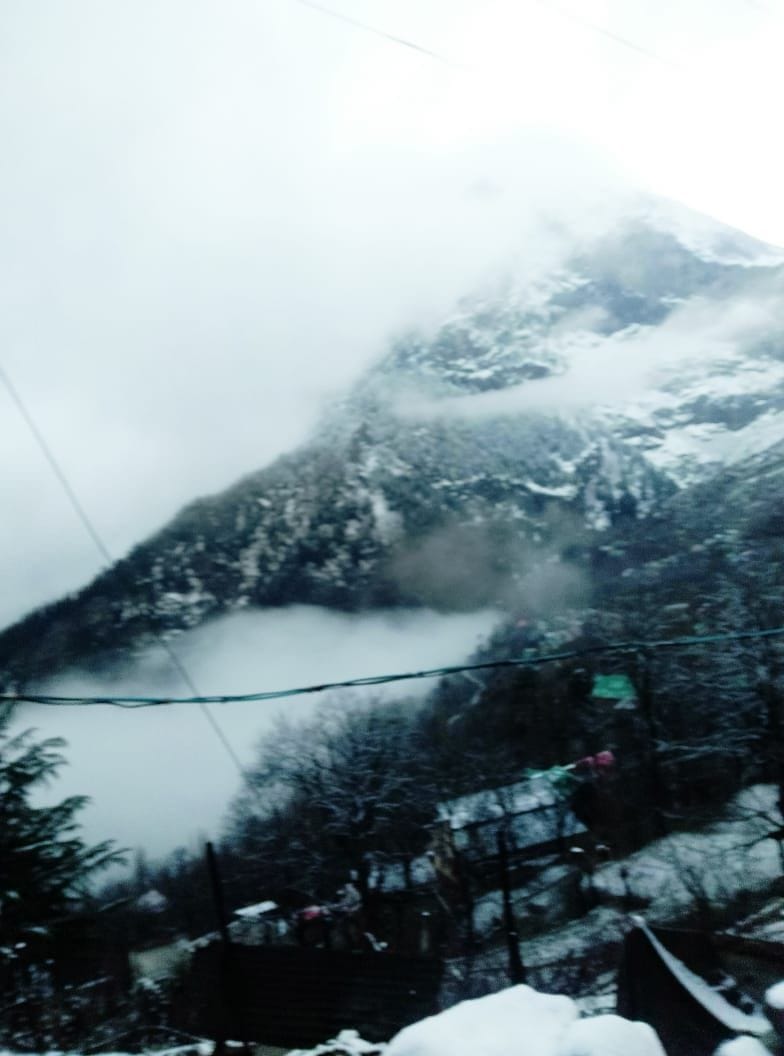 Pangi valley cut off from the rest of the world by snow