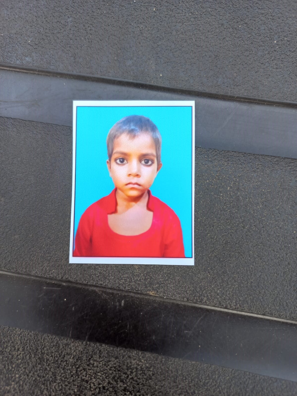 Thatch fire, seven year old girl burnt alive in kutcha house