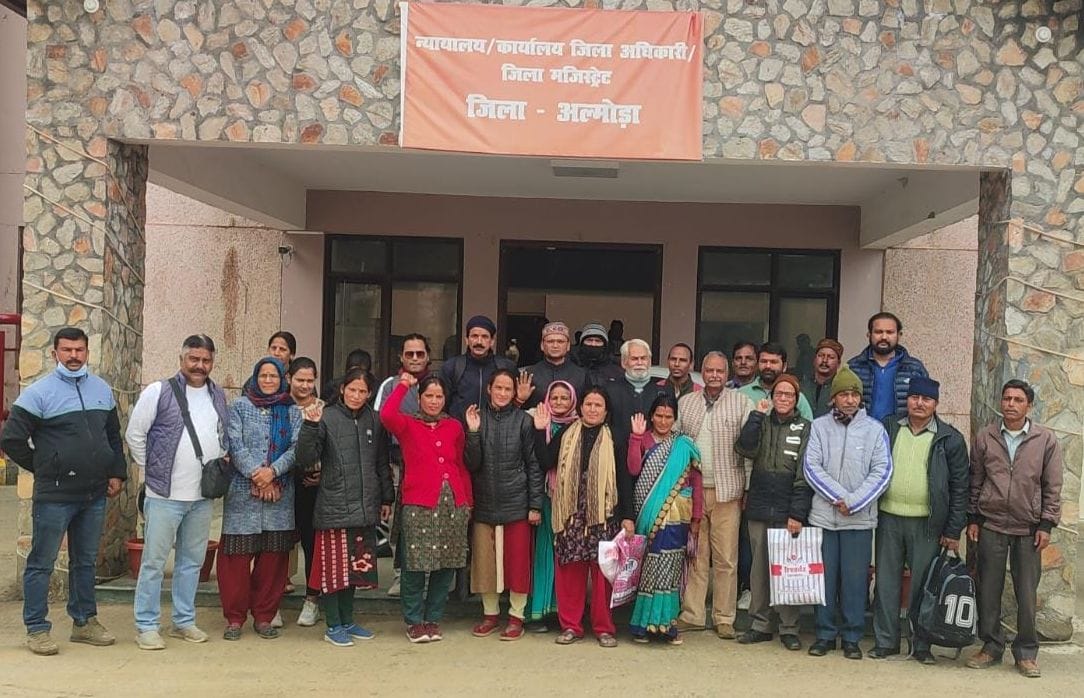Demonstration on the collection of villagers