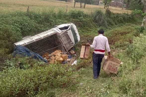 Pickup overturned to save Nilgai, driver injured