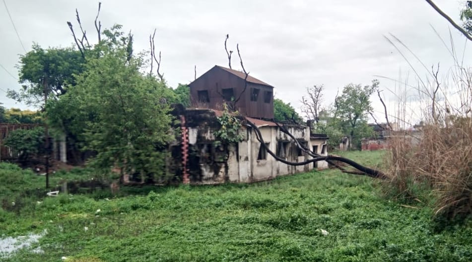 Ruined palm jaggery factory in Bijnor awaits 'Manjubi'