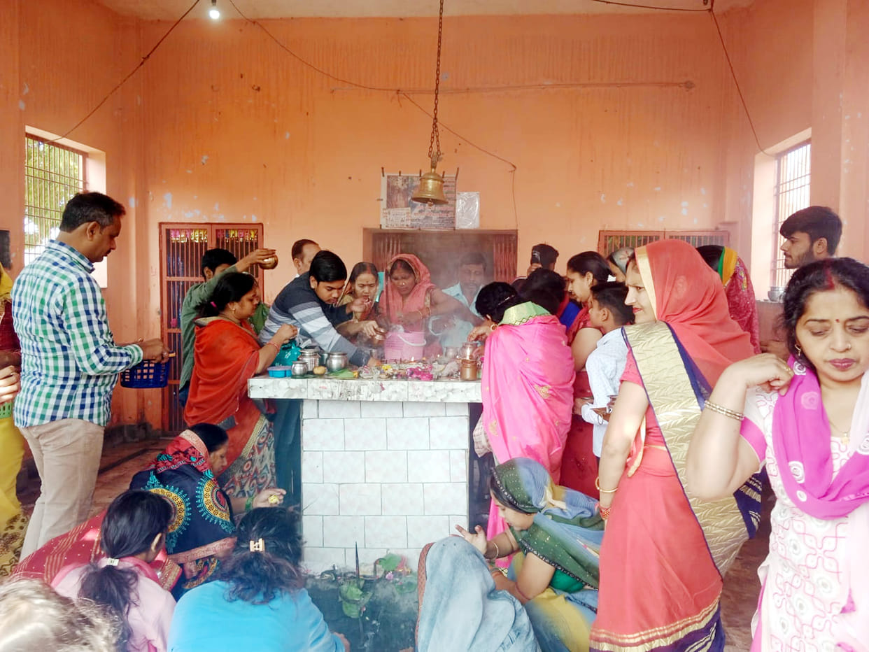 Shailputri was worshiped on the first day of Navratri, devotees thronged the temples since dawn