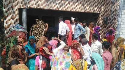 Hathras News: दहेज के लिए गर्भवती महिला की हत्या, पति समेत चार पर मुकदमा विवाहिता की मौत के बाद रोते-बिलखते परिजन