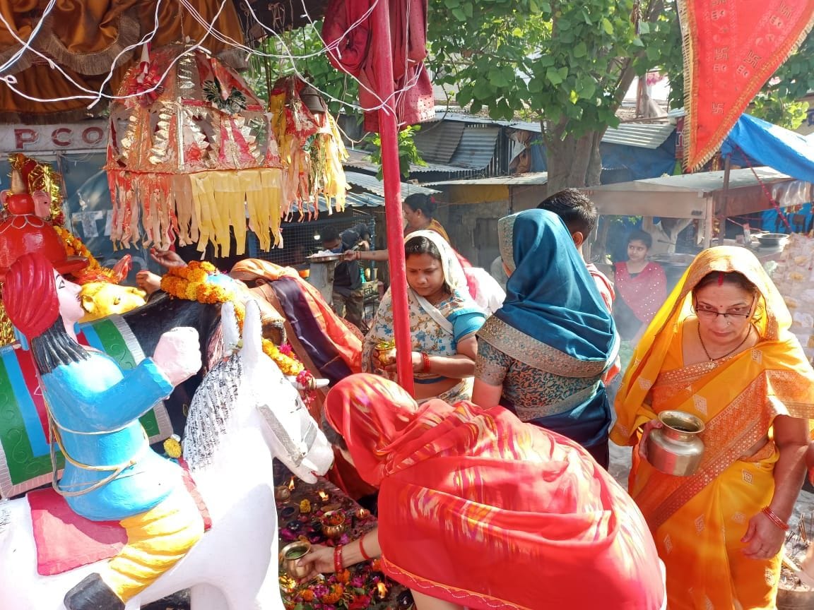 Crowd of devotees of Matarani gathered in temples