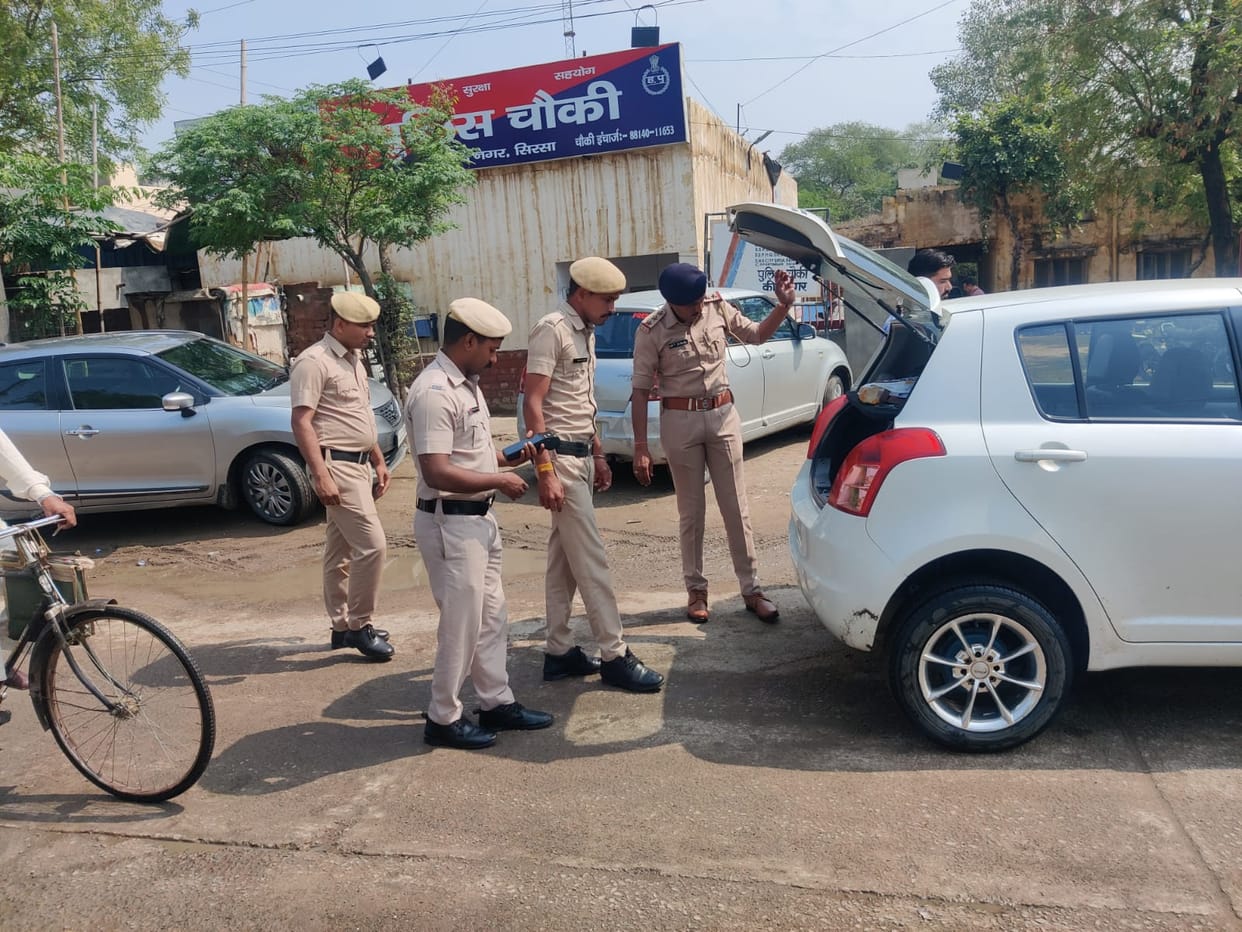 Police patrolled on foot in markets, square-intersections and public places