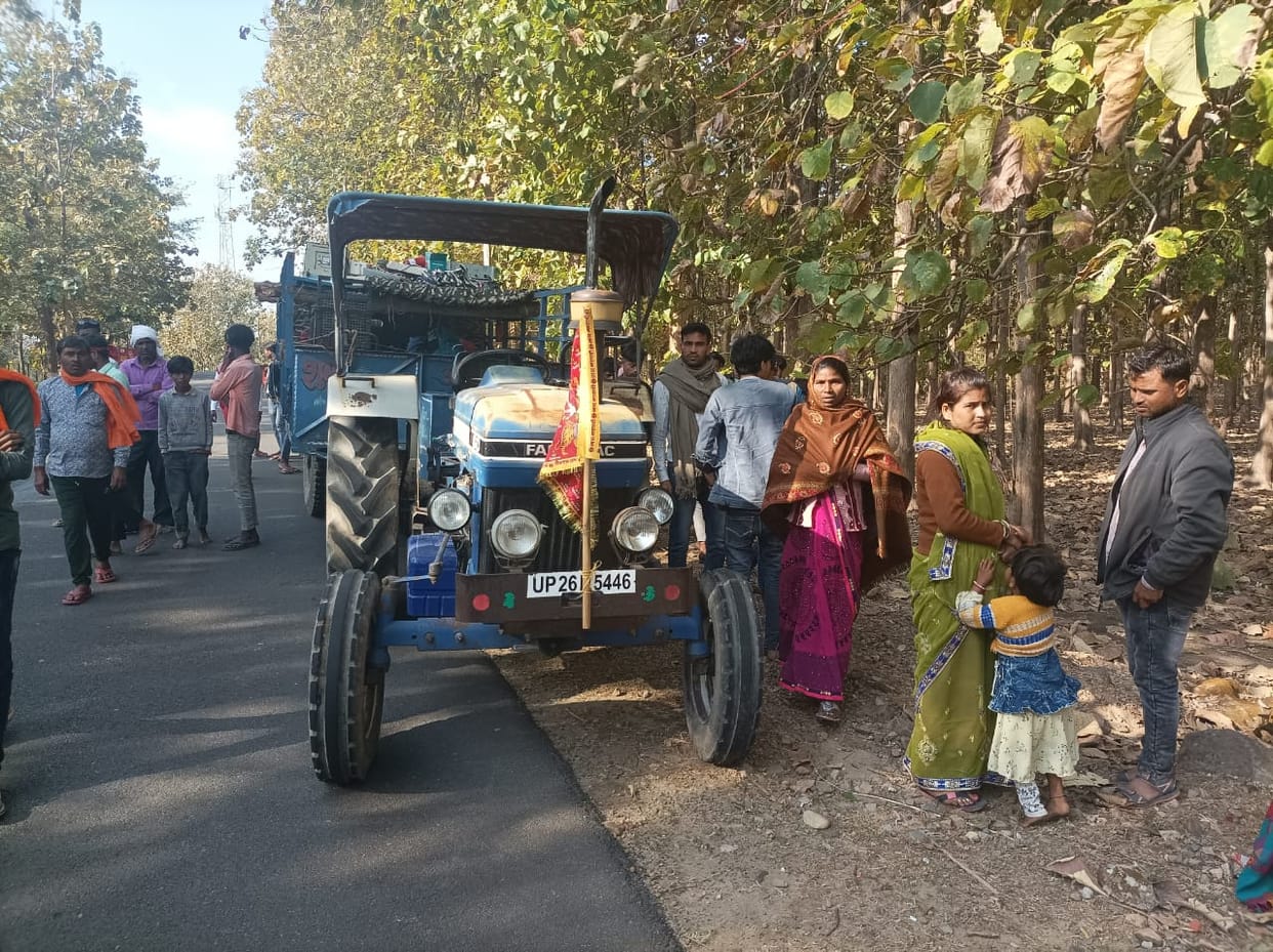 Champawat Accident in Purnagiri Dham ten year old child died due to being buried under the trolley