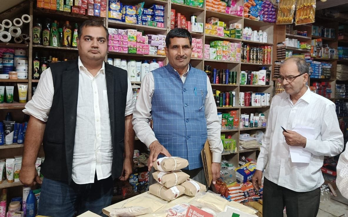 Food security officer along with CM Flying raided, filled two samples of buckwheat flour