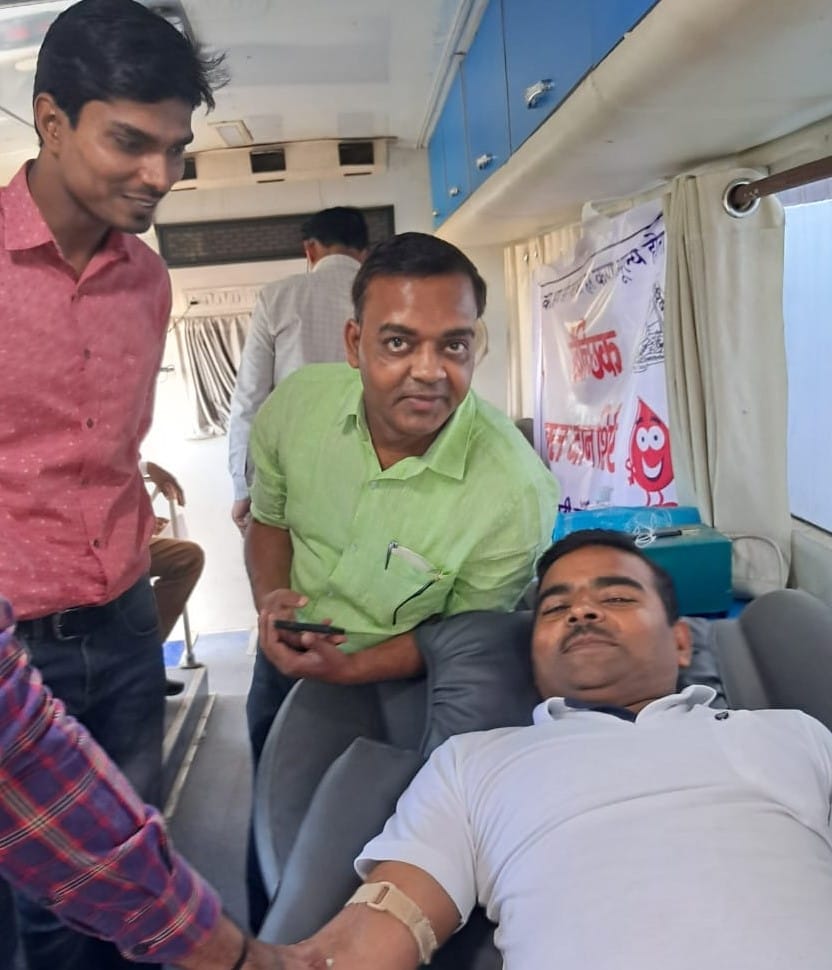 15 people donated blood in memory of immortal martyrs