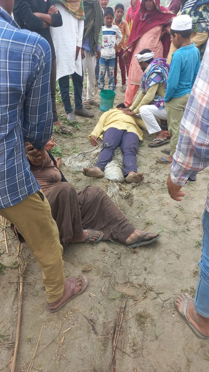 The forest department removed the encroachment, the condition of two farmers worsened after seeing the ruined crop