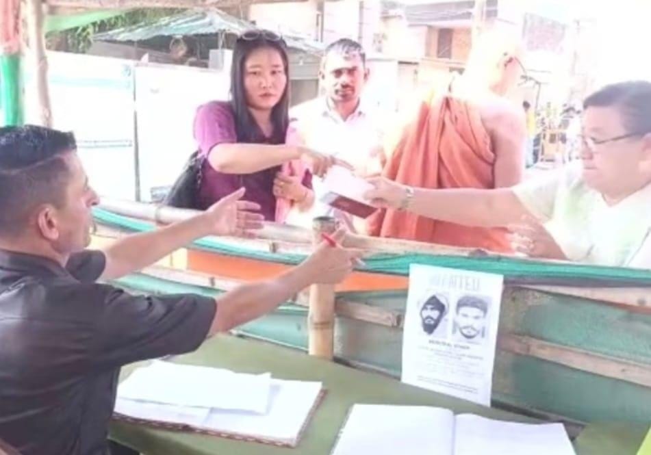 posters of amritpal and puplepreet lebeled on bharat nepal border