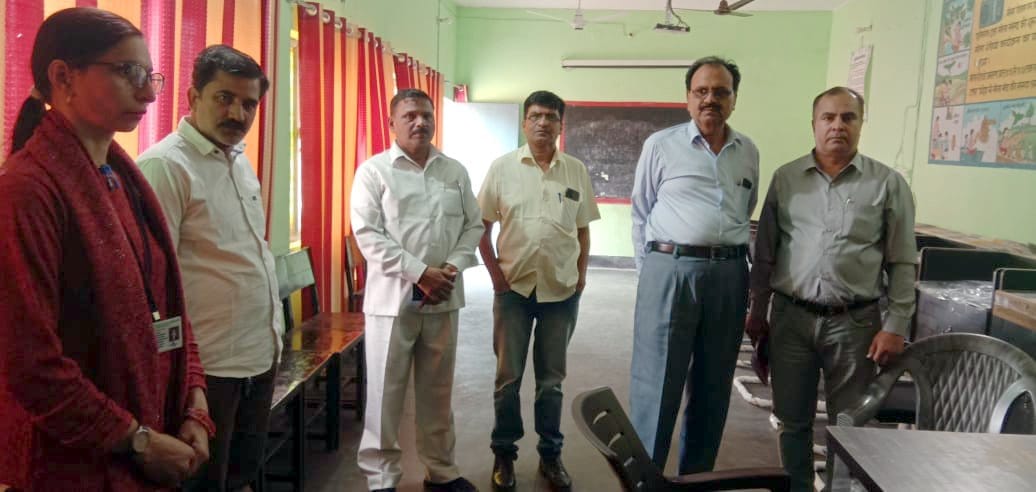 The Lucknow team inspected the schools and saw the arrangements