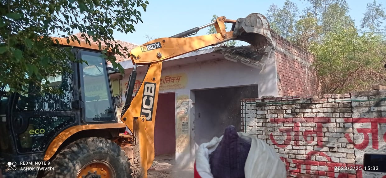Construction coming in the way of Ganga Expressway demolished
