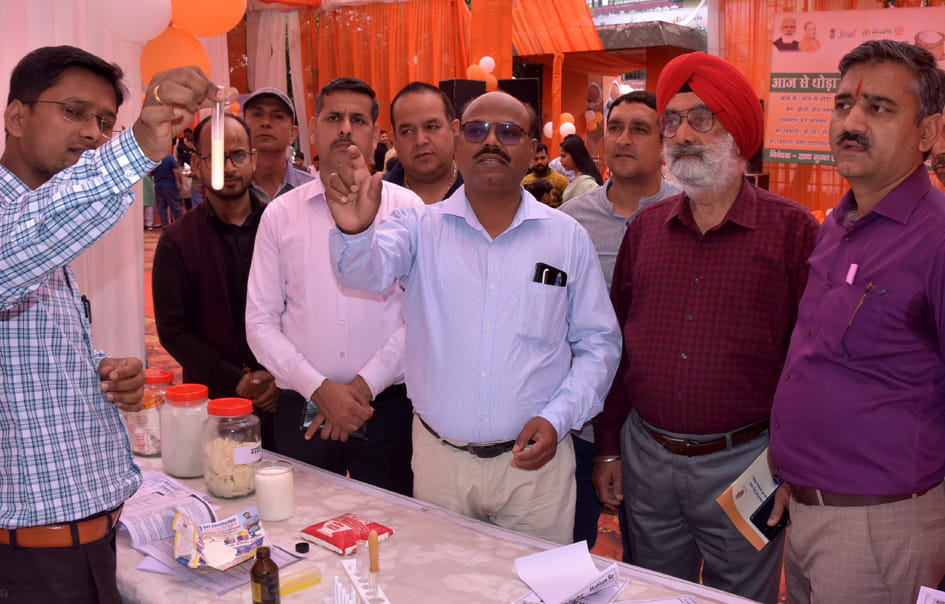 Bhalla of jowar, millet kachori was popular in the fair