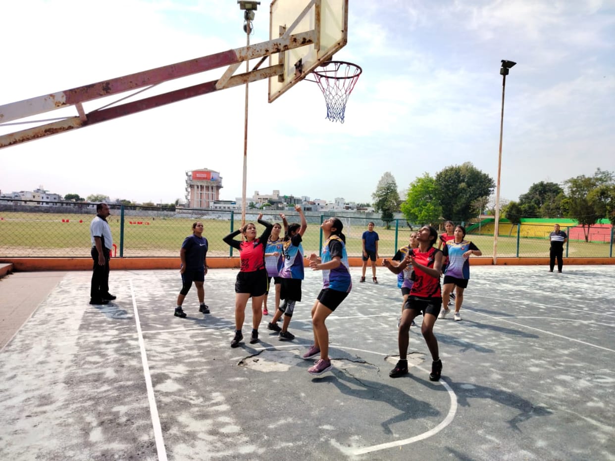 Radha Madhav's team won the basketball competition