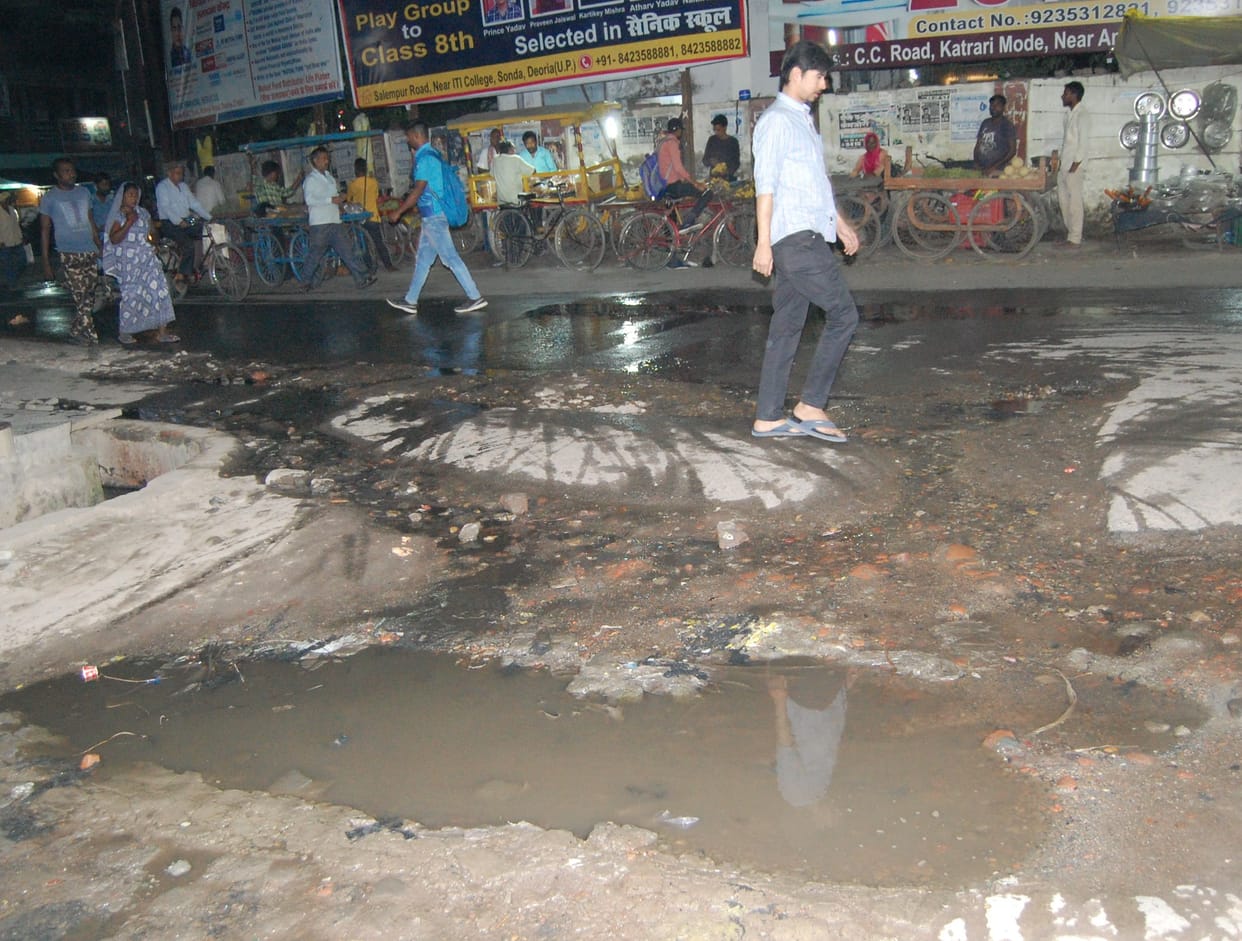 Thousands of liters of water wasted due to leakage in pipe