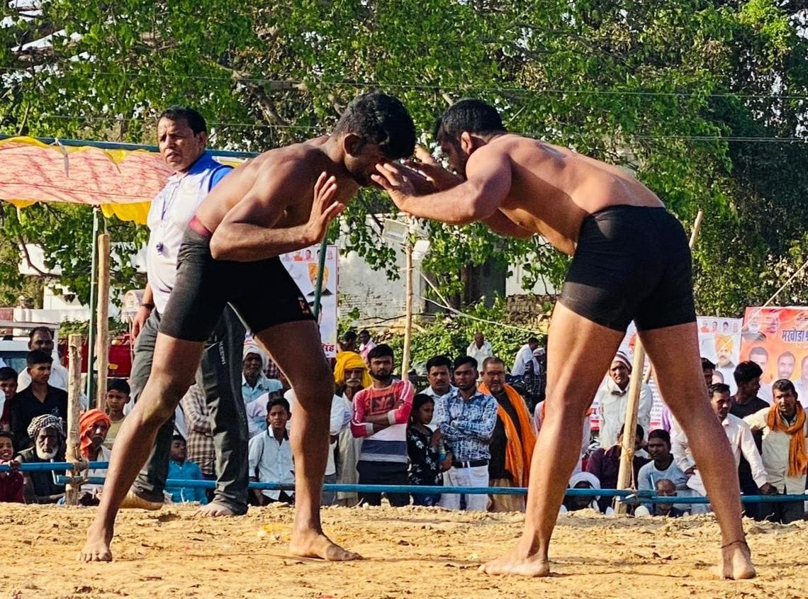 Deepak of Mathura beat Dinesh of Ghazipur