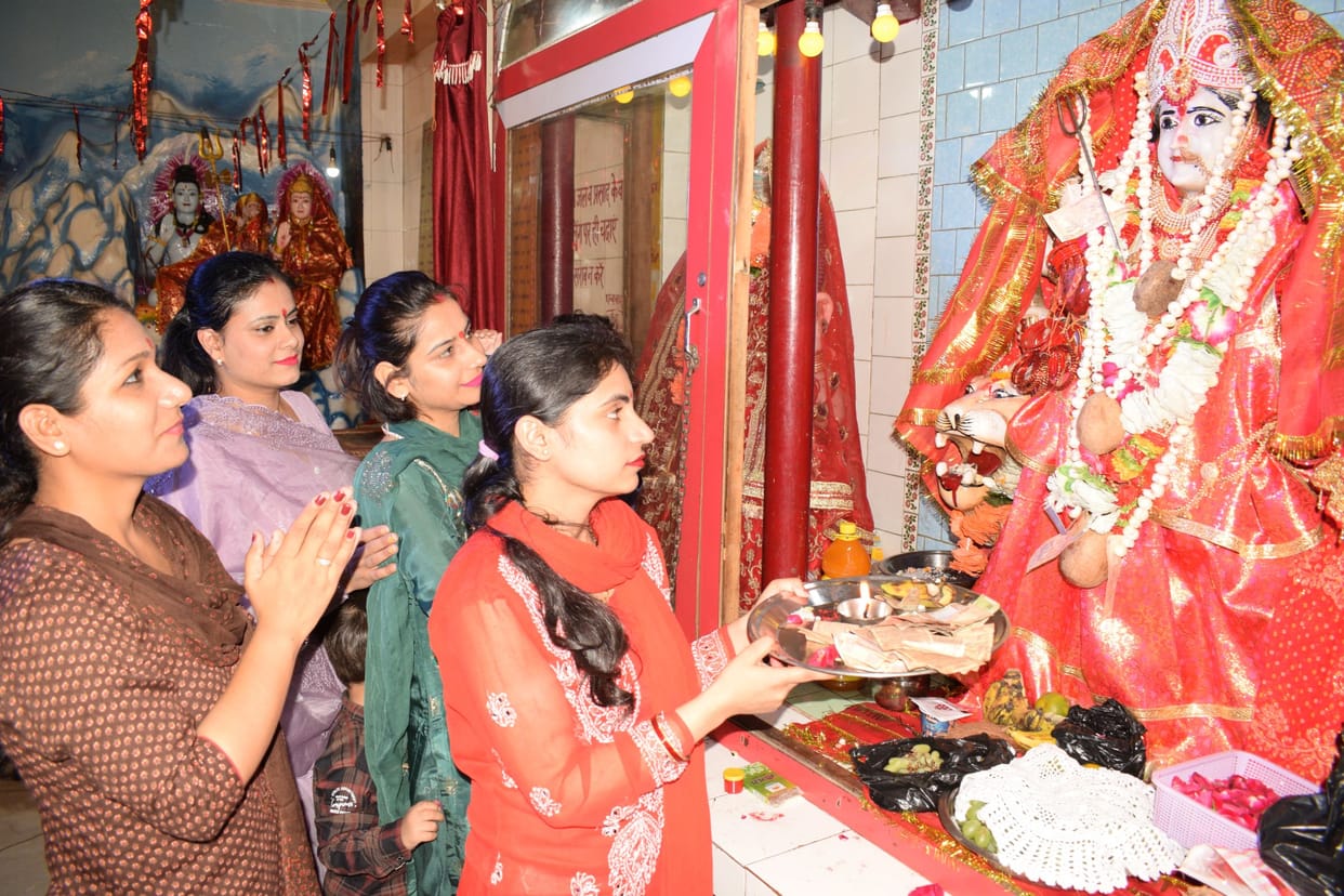 Girls worshiped mother Katyayani and asked for desired groom