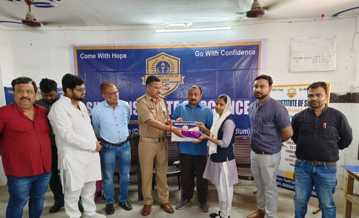 Honoring the meritorious by giving prizes and certificates