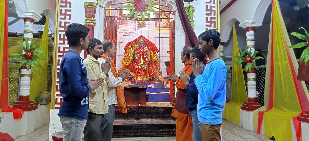 Devotees worshiped Mother Katyayani