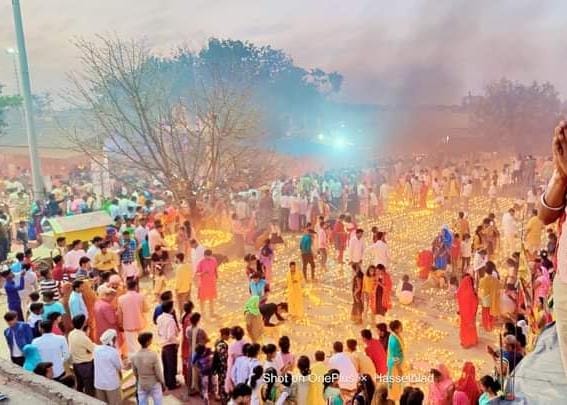 Mahakali Siddha Peeth illuminated with 1.11 lakh lamps